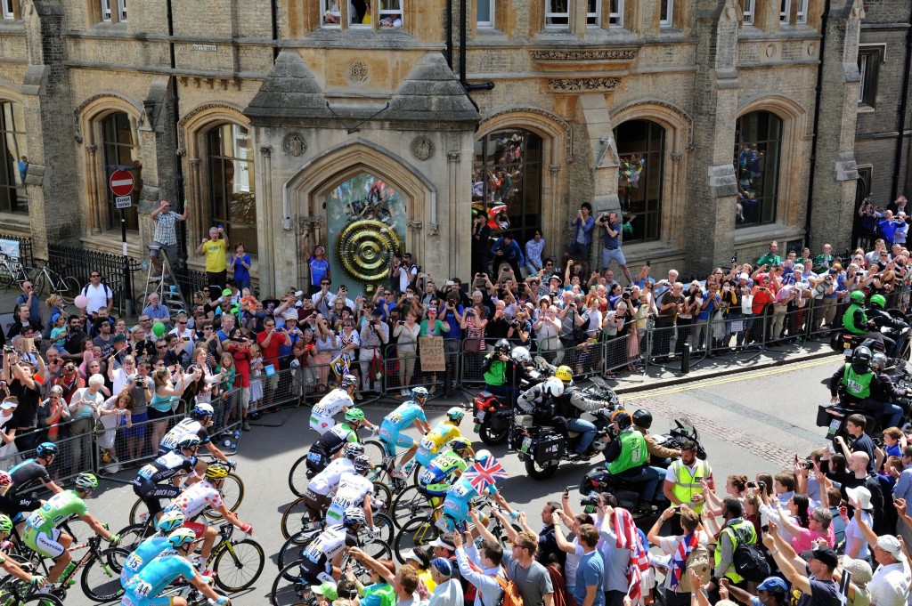 Vincenzo Nibali leads the peleton past the Corpus Chronophage